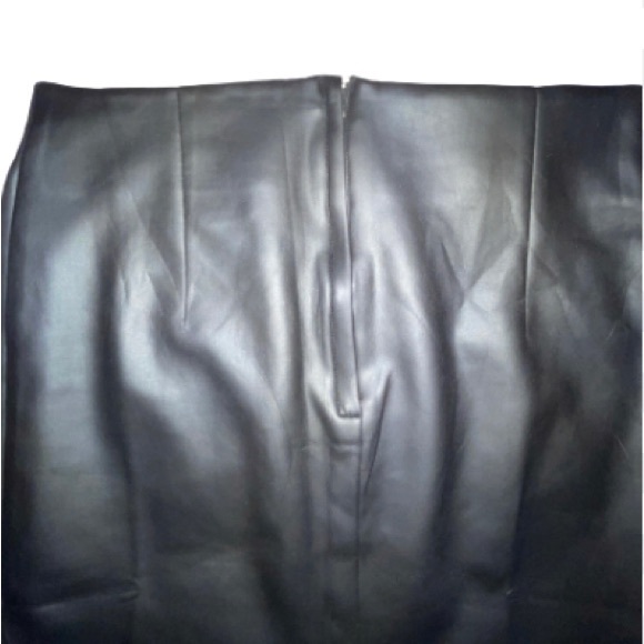 Stefano Di Roma Leather Crop Tee and Long Skirt Set - Picture 7 of 9